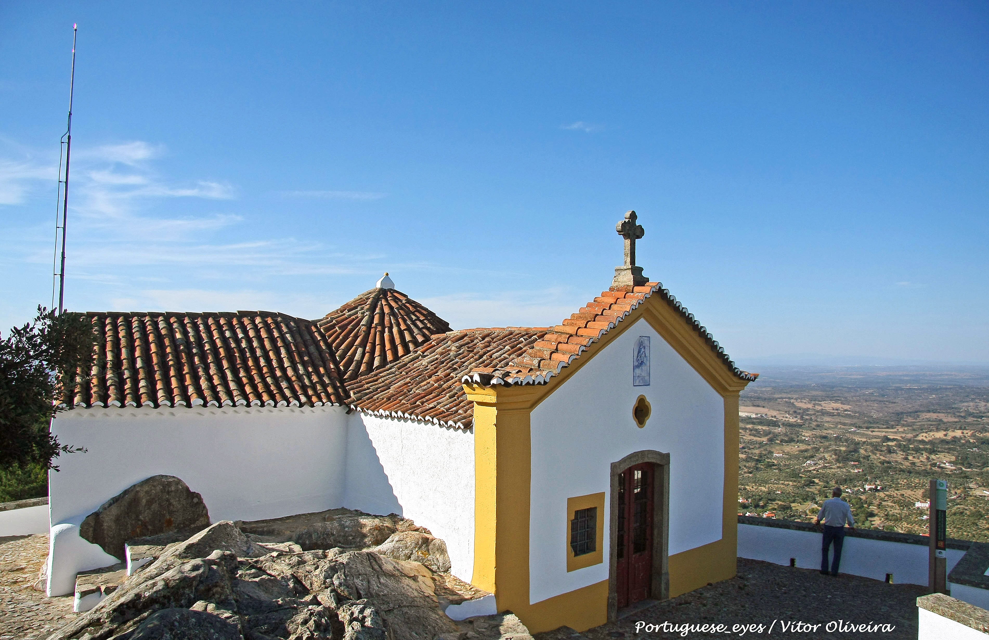 A Ermida de Nossa Senhora da Penha, no topo da serra